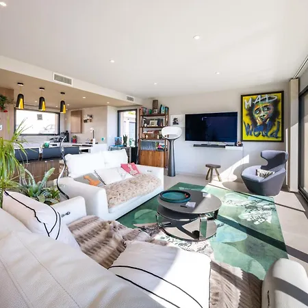 06bk - Superb Contemporary Sea-view Βίλα