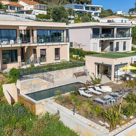 06bk - Superb Contemporary Sea-view